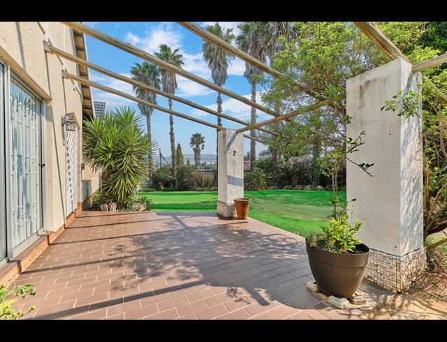 4 BEDROOM HOUSE FOR SALE IN STRUBENSVALLEI